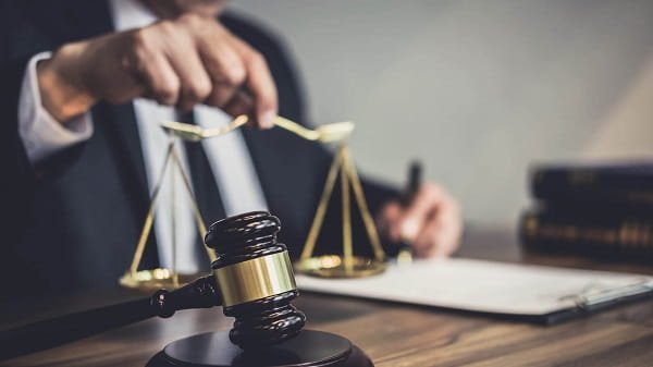 Business Litigation Lawyer