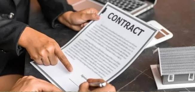 Contract Lawyer