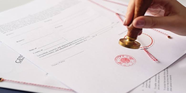 Can a Lawyer Notarize a Document